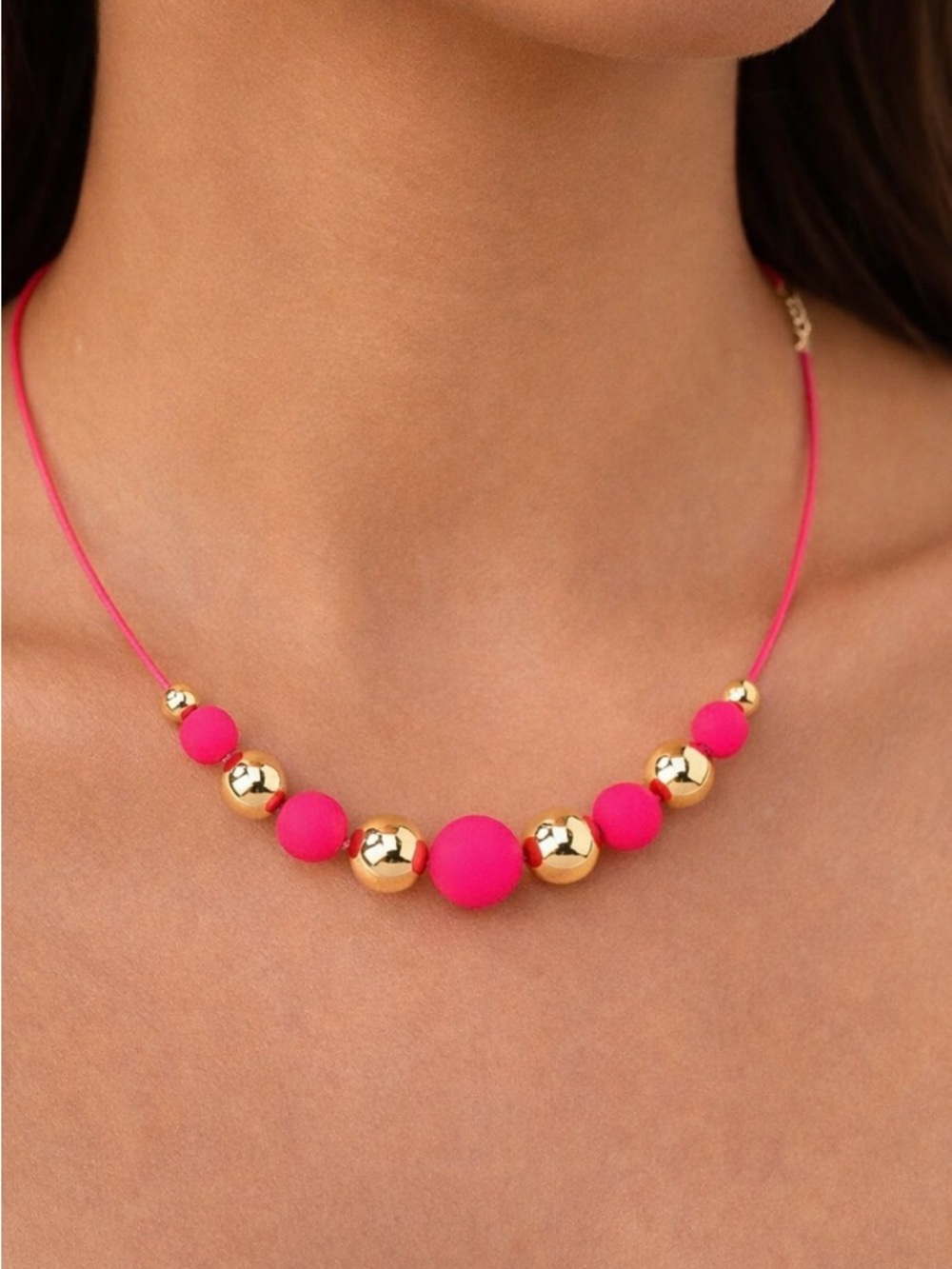 NWT Hot Pink & Gold Beaded Necklace